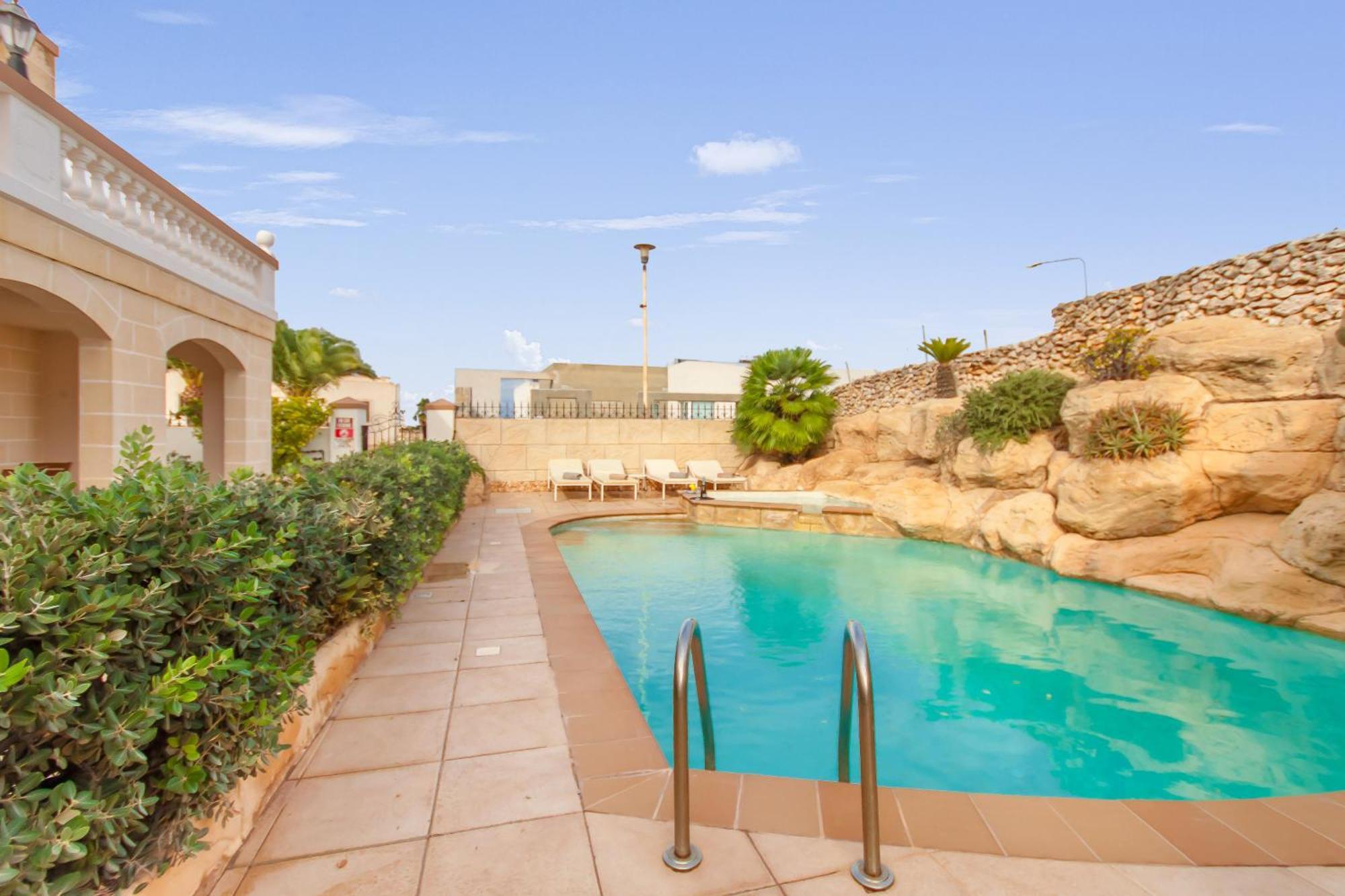 Villa & Pool Apartments In Mellieha Bay Exterior photo