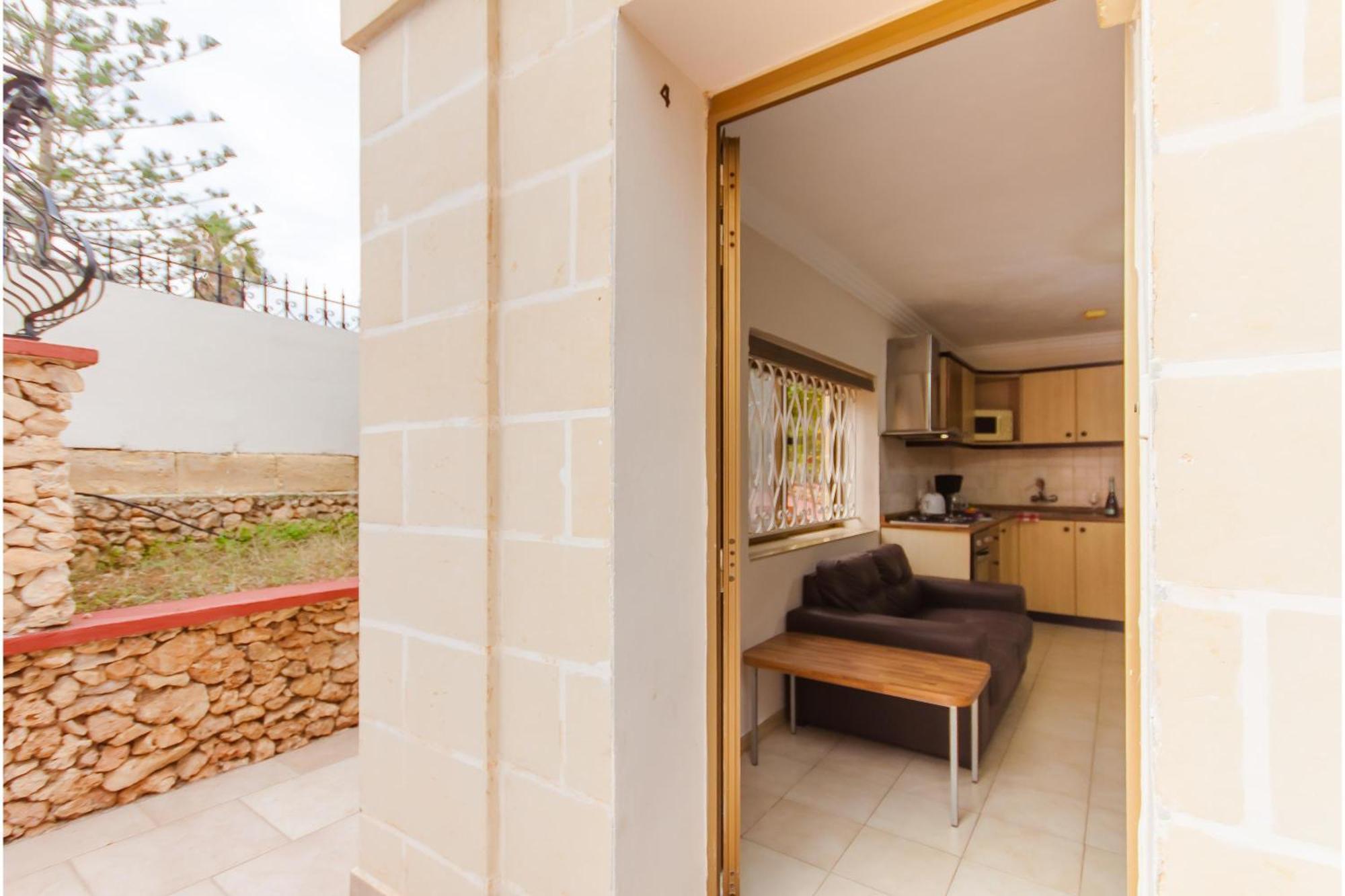 Villa & Pool Apartments In Mellieha Bay Exterior photo