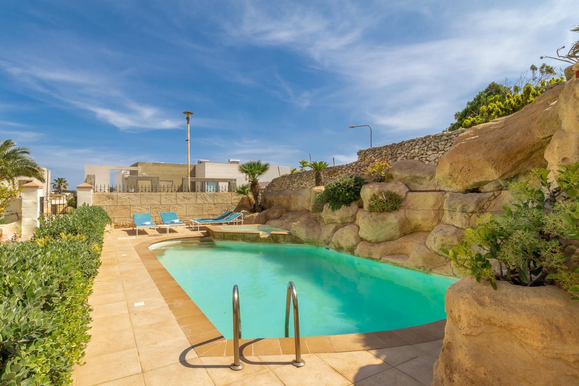 Villa & Pool Apartments In Mellieha Bay Exterior photo